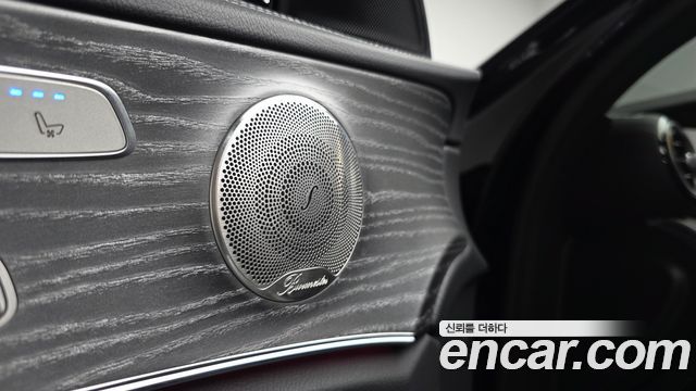 Mercedes-Benz E-Class (W213) E350 4MATIC AMG Line 2023 — фото 17