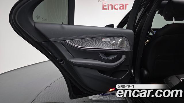 Mercedes-Benz E-Class (W213) E350 4MATIC AMG Line 2023 — фото 25