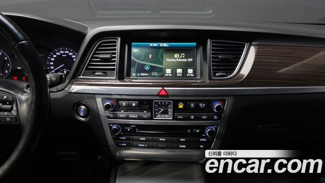 Genesis G80 3.3 GDI AWD Luxury 2018 — фото 14