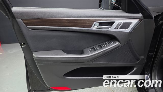 Genesis G80 3.3 GDI AWD Luxury 2018 — фото 24