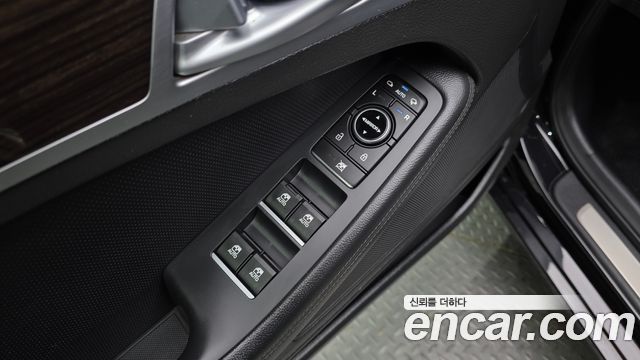 Genesis G80 3.3 GDI AWD Luxury 2018 — фото 29