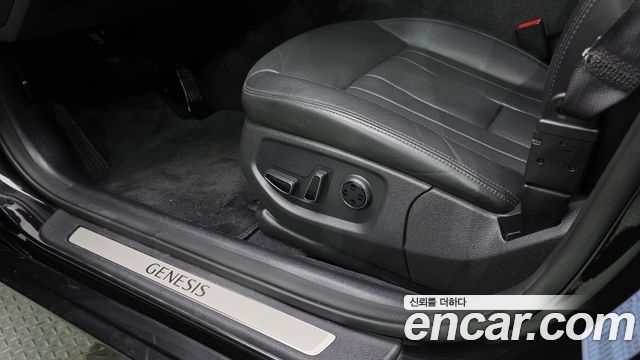 Genesis G80 3.3 GDI AWD Luxury 2018 — фото 32