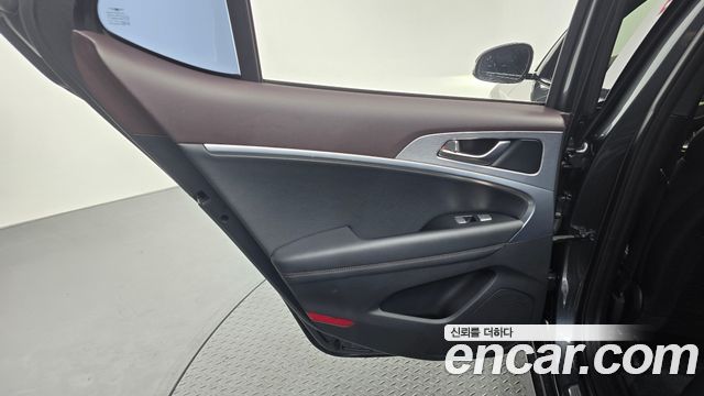 Genesis G70 2.0T Supreme 2018 — фото 31