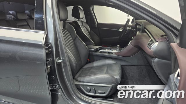 Genesis G70 2.0T Supreme 2018 — фото 32