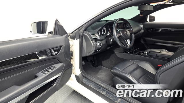 Mercedes-Benz E-Class (W212) E200 Coupe 2016 — фото 10