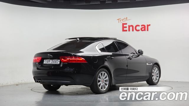 Jaguar XE 20d Prestige 2017 — фото 2