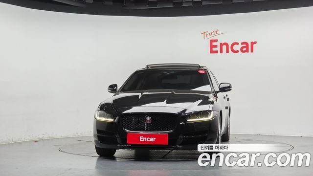 Jaguar XE 20d Prestige 2017 — фото 3