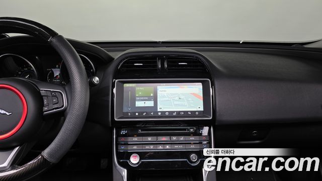 Jaguar XE 20d Prestige 2017 — фото 14