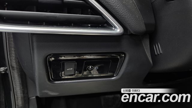 Jaguar XE 20d Prestige 2017 — фото 17