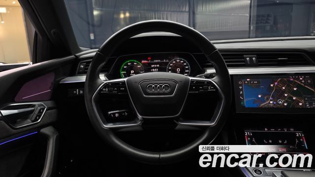 Audi e-tron 55 Quattro 2021 — фото 17