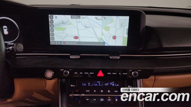 Kia Carnival (IV) Gasoline 9-Seater Prestige 2023 — фото 12