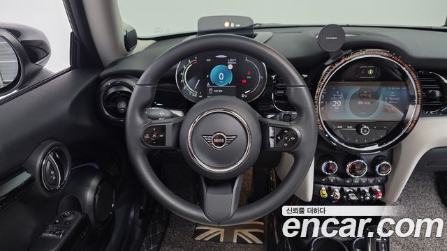 MINI Cooper S Classic Third Generation 2023 — фото 13
