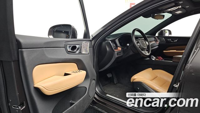 Volvo XC60 (II) T8 Ultra Bright 2025 — фото 9
