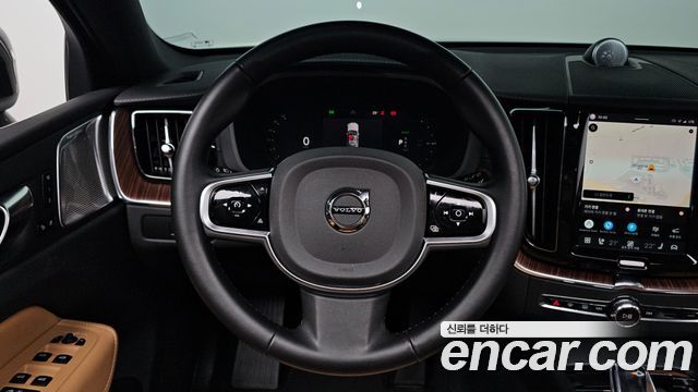Volvo XC60 (II) T8 Ultra Bright 2025 — фото 16