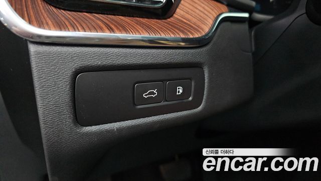 Volvo XC60 (II) T8 Ultra Bright 2025 — фото 32