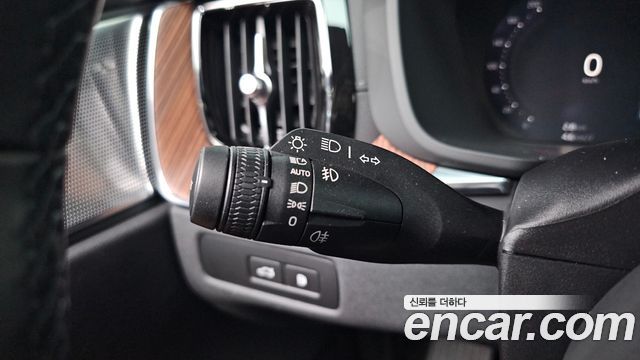 Volvo XC60 (II) T8 Ultra Bright 2025 — фото 34