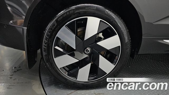Volvo XC60 (II) T8 Ultra Bright 2025 — фото 46