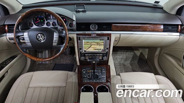 Volkswagen Phaeton V8 4.2 LWB VW611 2011 — фото 7