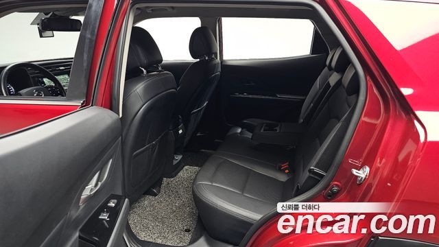 KG Mobility (SsangYong) Beautiful Korando Gasoline 1.5 2WD C5 Plus 2022 — фото 11