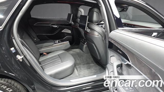 Audi A8 (D5) 55 TFSI Quattro Premium LWB 2023 — фото 12