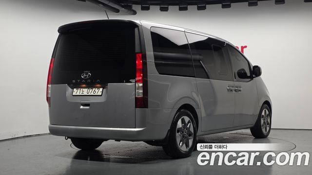 Hyundai Staria Tourer 11-Seater Modern 2022 — фото 2