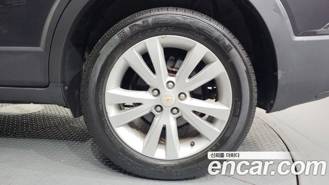 Chevrolet Captiva 2WD LS Premium 2013 — фото 21