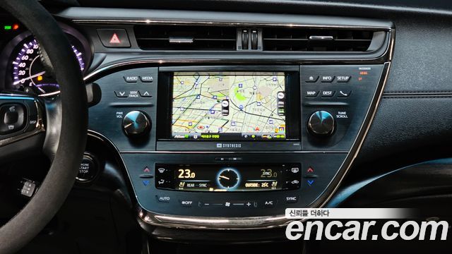 Toyota Avalon Limited 2017 — фото 14
