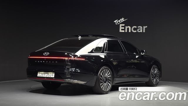 Hyundai Grandeur (GN7) 2,5 Gasoline 2WD Calligraphy 2023 — фото 2