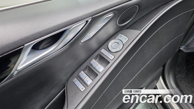 Genesis G80 (RG3) Gasoline 2.5 Turbo AWD 2022 — фото 28