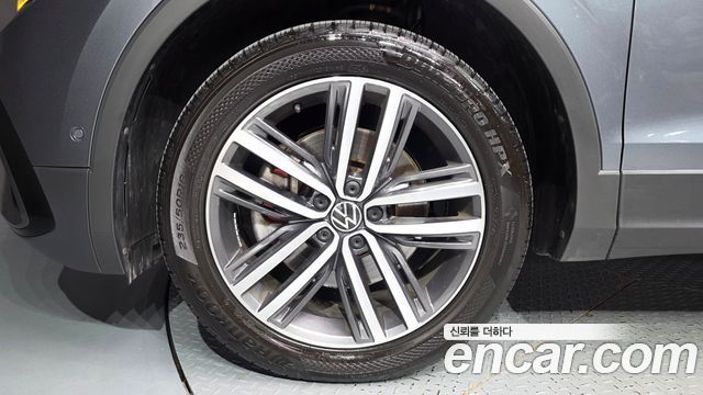 Volkswagen Tiguan Allspace 2.0 TSI Prestige 2022 — фото 5