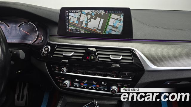 BMW 5 Series (G30) 530i xDrive M Sport Package Plus 2017 — фото 13