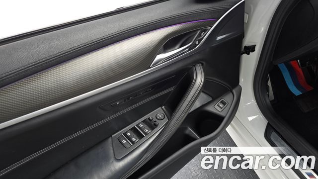 BMW 5 Series (G30) 530i xDrive M Sport Package Plus 2017 — фото 19
