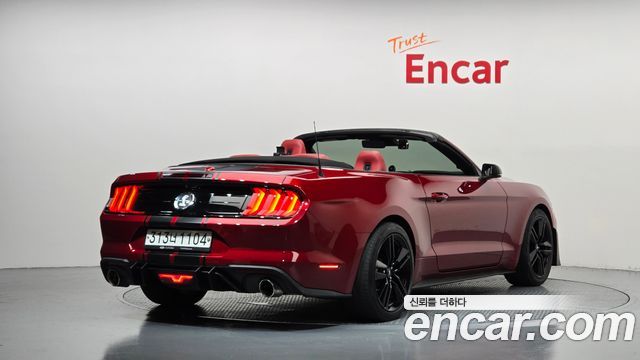 Ford Mustang Convertible 2018 — фото 2