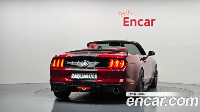 Ford Mustang Convertible 2018 — фото 4