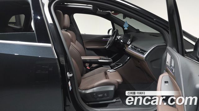 BMW 2 Series Active Tourer (U06) 220i M Sport 2023 — фото 26