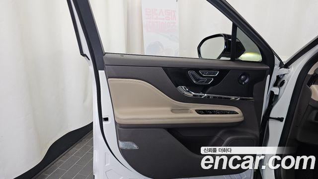 Lincoln Corsair 2.0 Reserve AWD 2021 — фото 29