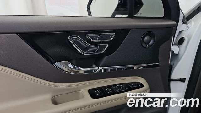 Lincoln Corsair 2.0 Reserve AWD 2021 — фото 34
