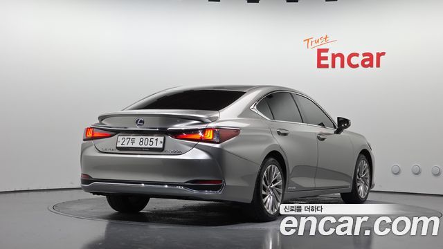 Lexus ES300h (VII) Executive 2019 — фото 2
