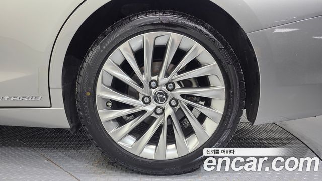 Lexus ES300h (VII) Executive 2019 — фото 21