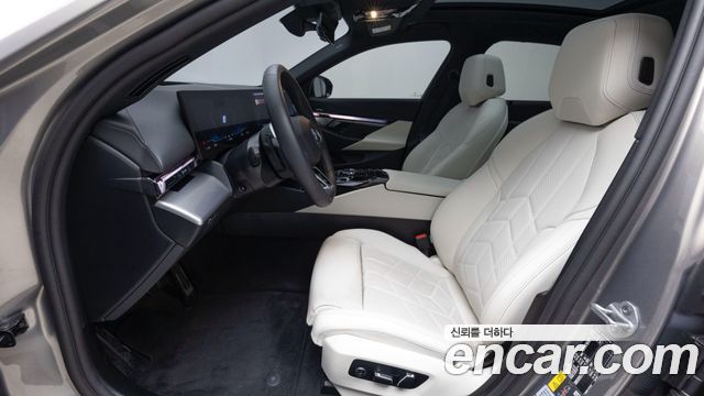 BMW i5 (G60) eDrive 40 M Sport 2025 — фото 10