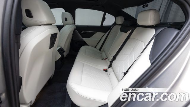 BMW i5 (G60) eDrive 40 M Sport 2025 — фото 15