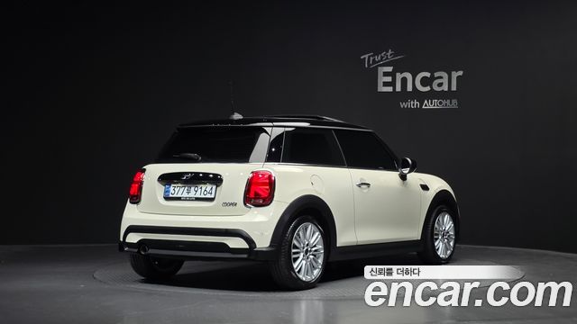 MINI Cooper Classic Plus 3rd 2022 — фото 2