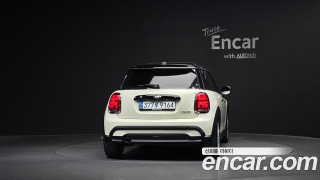 MINI Cooper Classic Plus 3rd 2022 — фото 4