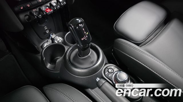 MINI Cooper Classic Plus 3rd 2022 — фото 9
