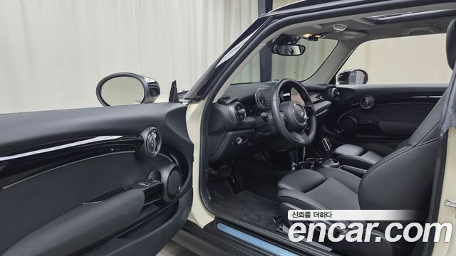 MINI Cooper Classic Plus 3rd 2022 — фото 10