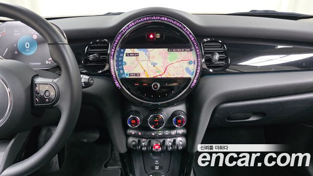MINI Cooper Classic Plus 3rd 2022 — фото 13