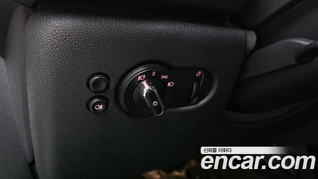 MINI Cooper Classic Plus 3rd 2022 — фото 19