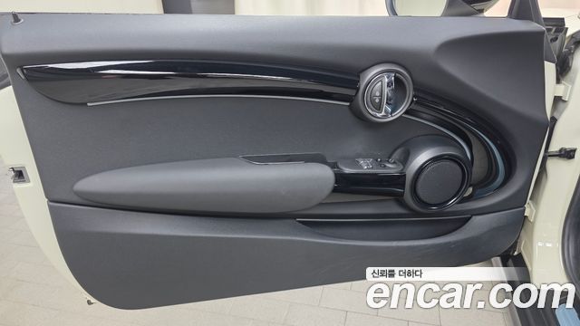 MINI Cooper Classic Plus 3rd 2022 — фото 24