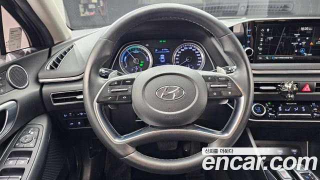 Hyundai Sonata Hybrid (DN8) Premium Family 2020 — фото 13