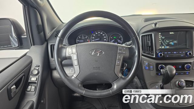 Hyundai Grand Starex 4WD Wagon 11-Seater Modern 2019 — фото 12